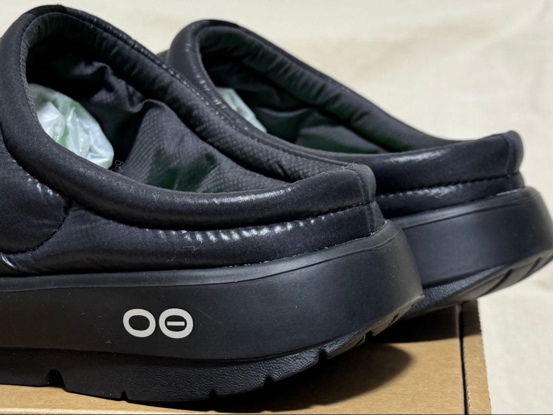 US9 ウーフォス OOcoozie Thermo Mule 黒 oofos