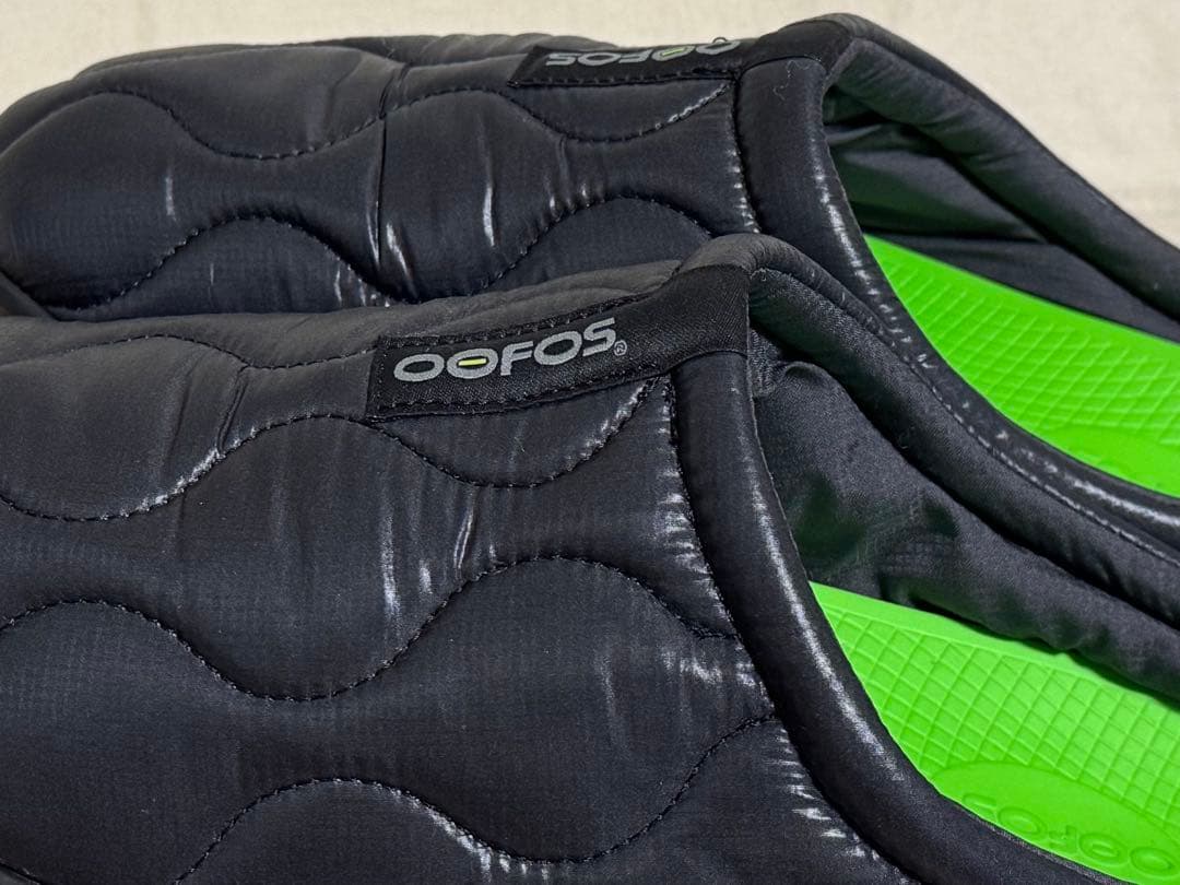 US9 ウーフォス OOcoozie Thermo Mule 黒 oofos