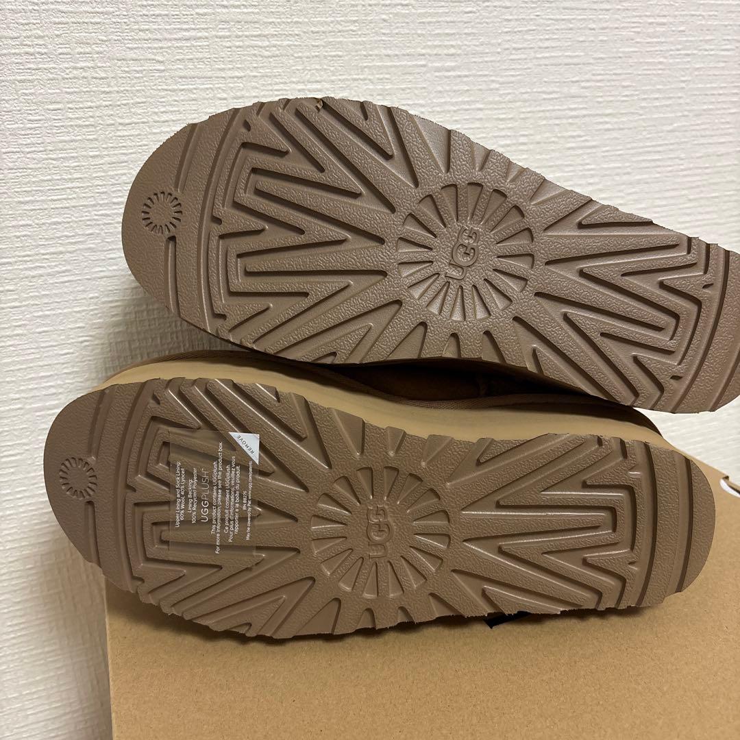 未使用　UGG Classic Ultra Mini Platform 24cm