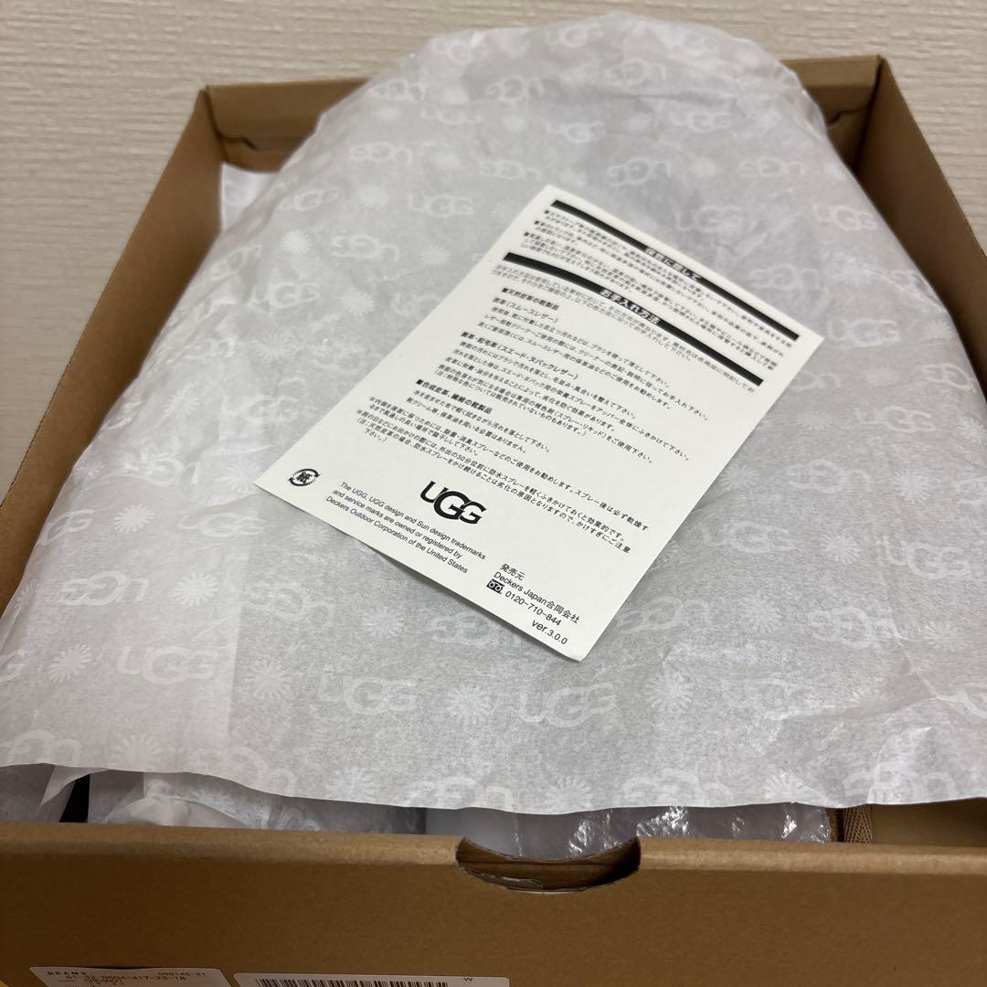 未使用　UGG Classic Ultra Mini Platform 24cm