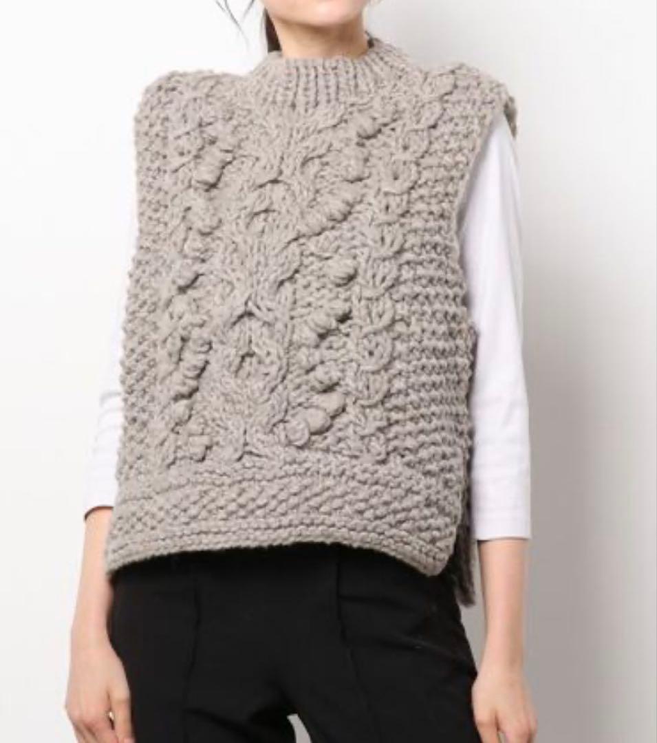 TSUHARU ケーブル編み ニットベスト