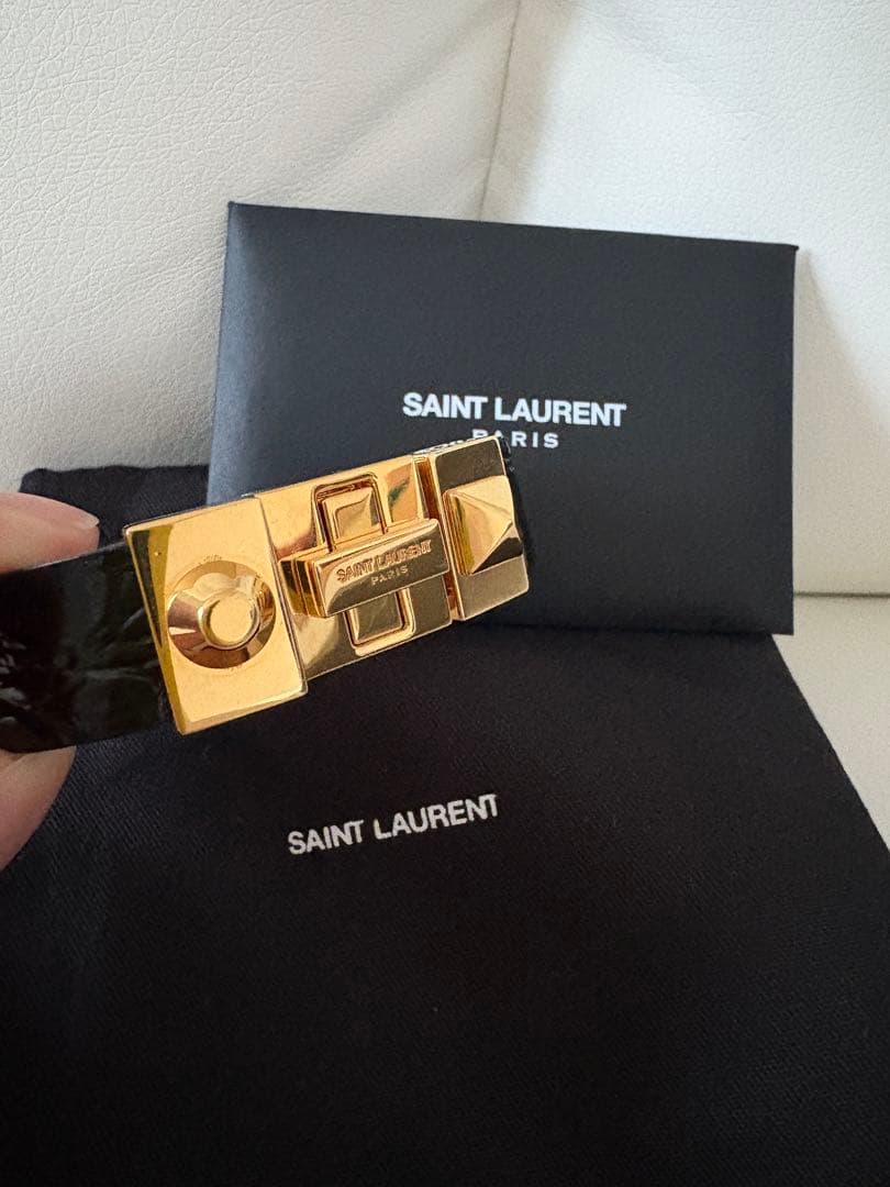 SAINT LAURENT 黒レザー バングル