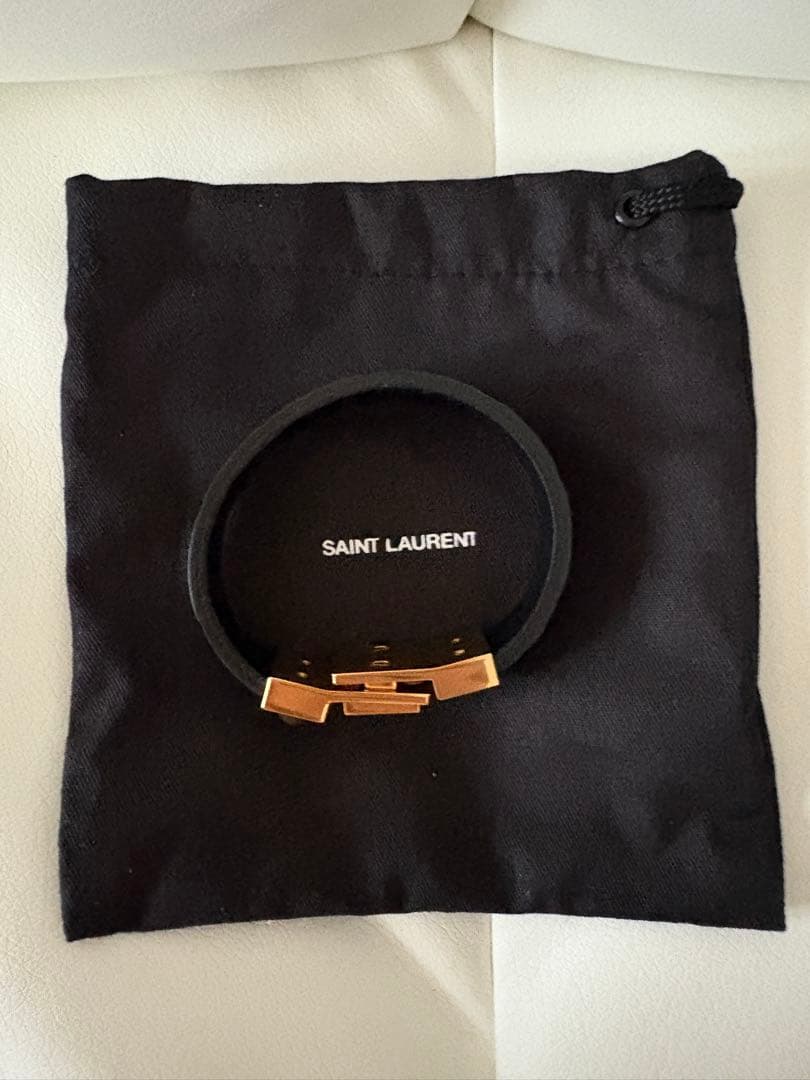 SAINT LAURENT 黒レザー バングル