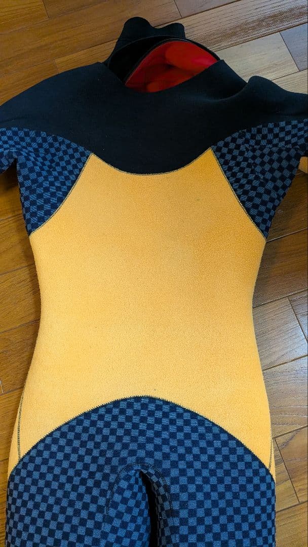 期間限定！状態良★3ミリ裏起毛セミドライ　レディースML