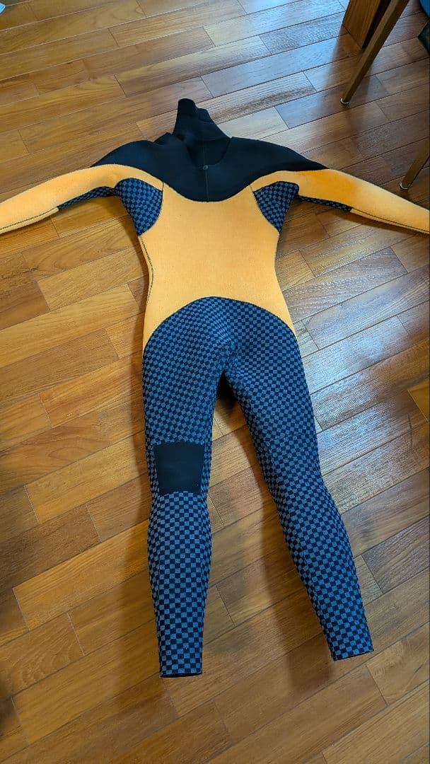 期間限定！状態良★3ミリ裏起毛セミドライ　レディースML