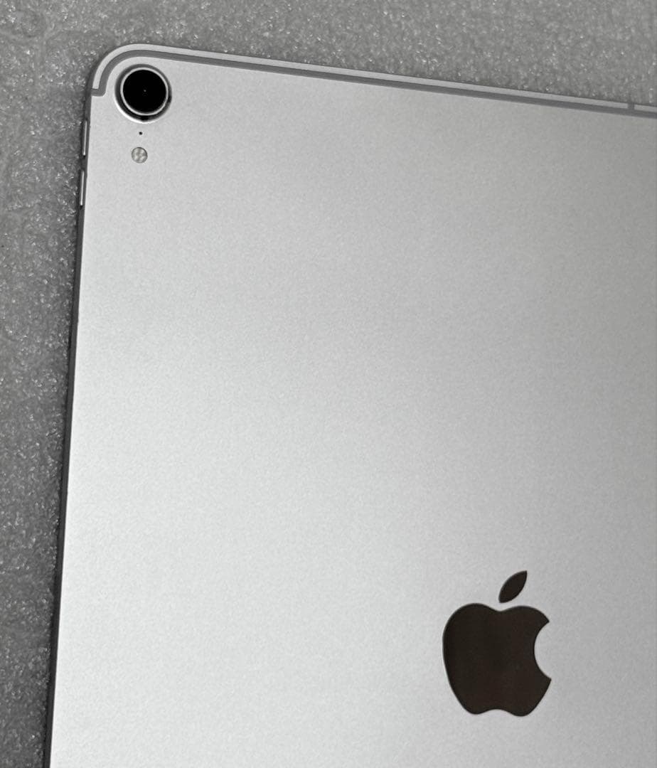 良品　iPad Pro 12.9インチ 第3世代 Cellular 64GB