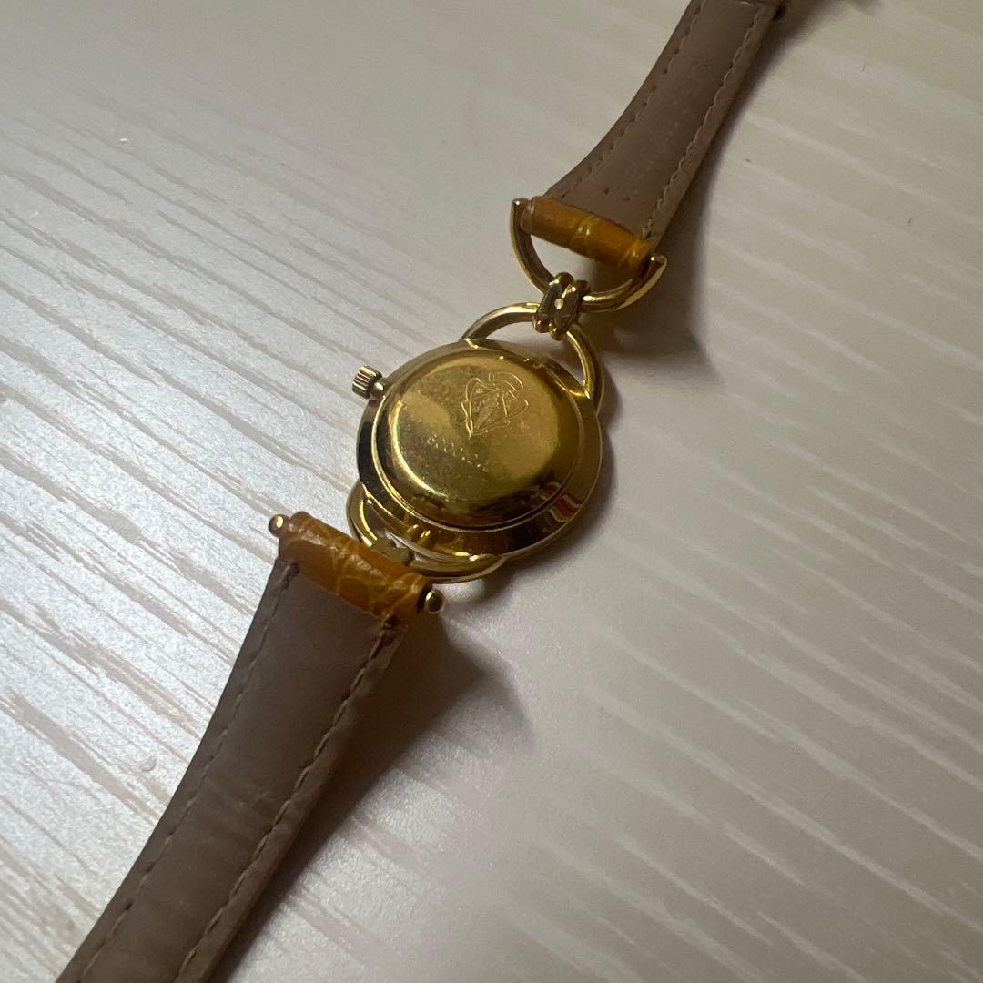 GUCCI パール調文字盤 時計