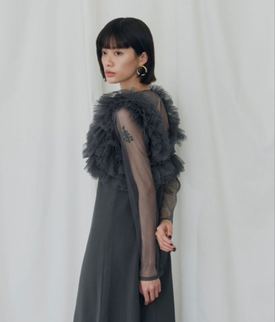 ANDRESD チャコール　ボリュームラッフルレイヤードレス