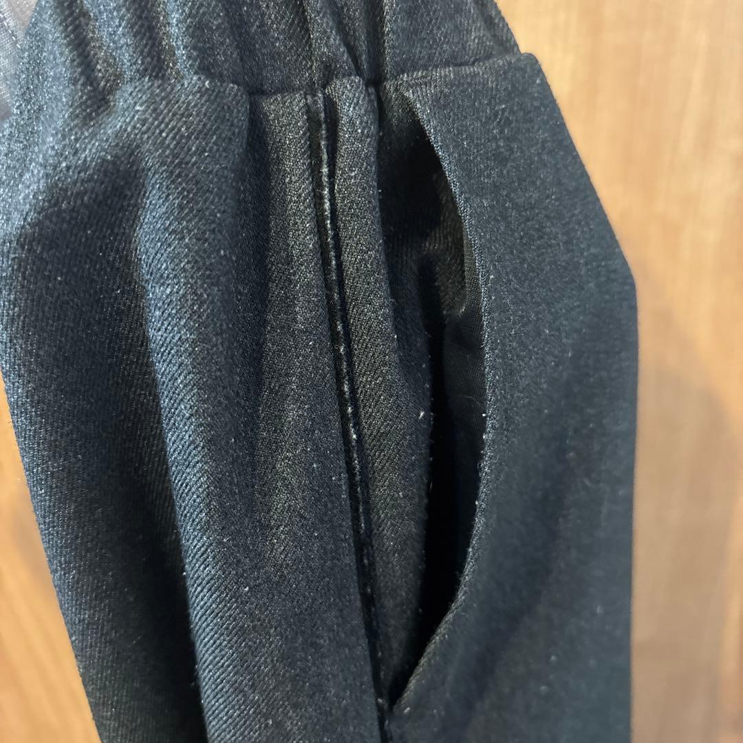 OUR パイピング使いのセミワイドパンツ