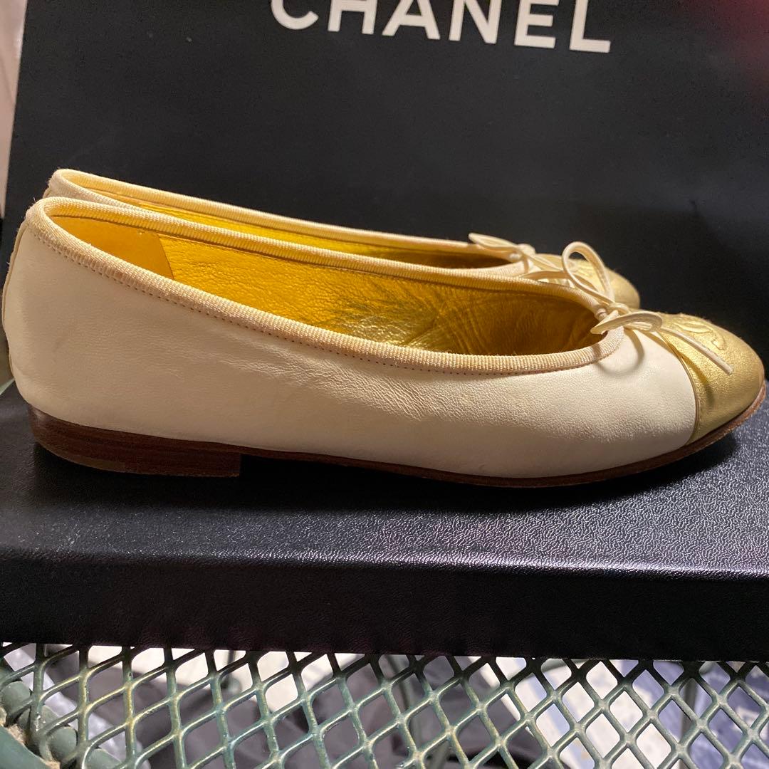 CHANEL アイボリー・ゴールド バレエシューズ