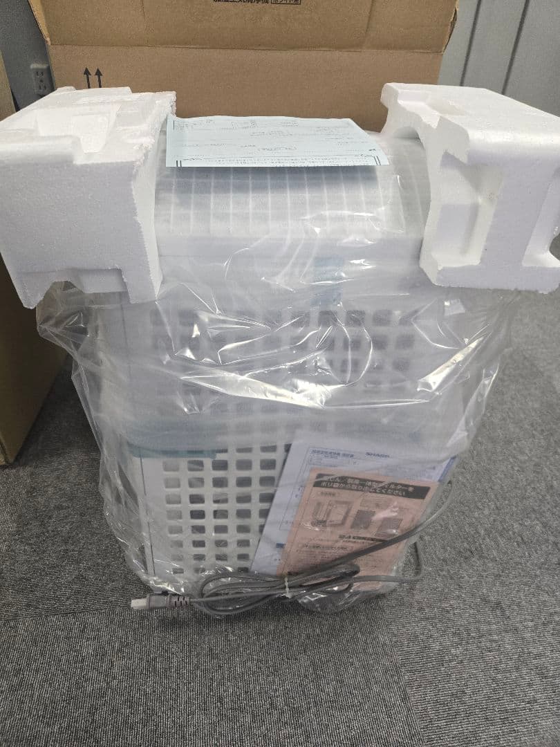 未使用　シャープ 加湿空気清浄機 KC-30T2-W