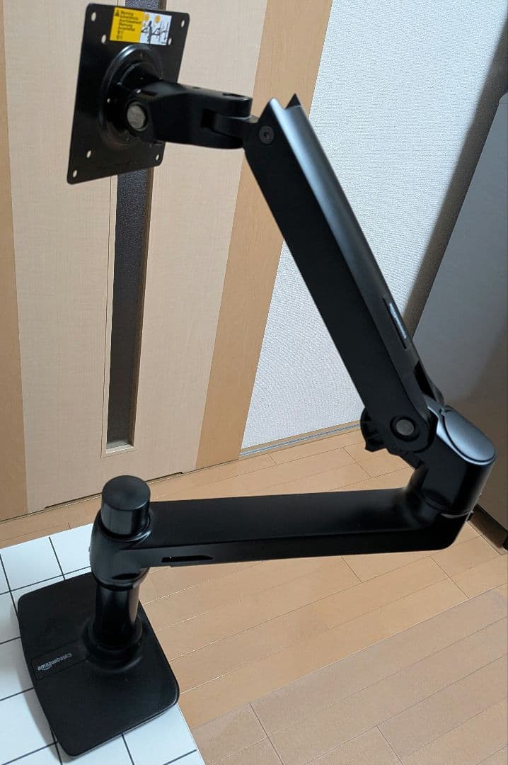 Amazonベーシック デスクマウント シングル モニターアーム