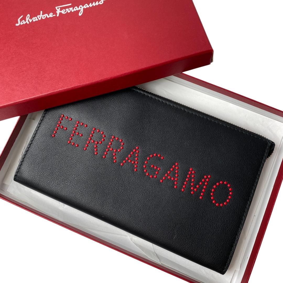 美品 フェラガモFERRAGAMO クラッチバッグ ロゴスタッズ 24-A121