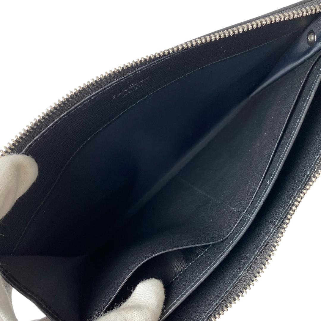 美品 フェラガモFERRAGAMO クラッチバッグ ロゴスタッズ 24-A121