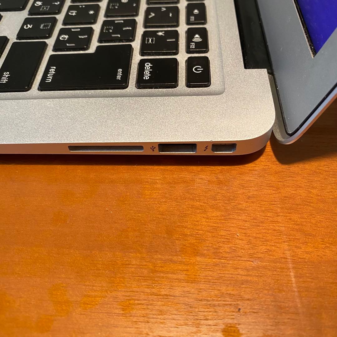 MacBook Air 2015 13インチ 128GB 初期化済 充電器付