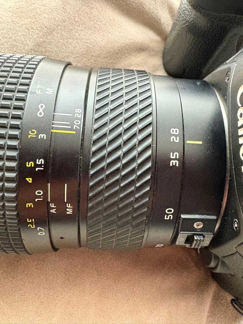 Canon EOS 5D デジタル一眼レフ　F2.8レンズ付き