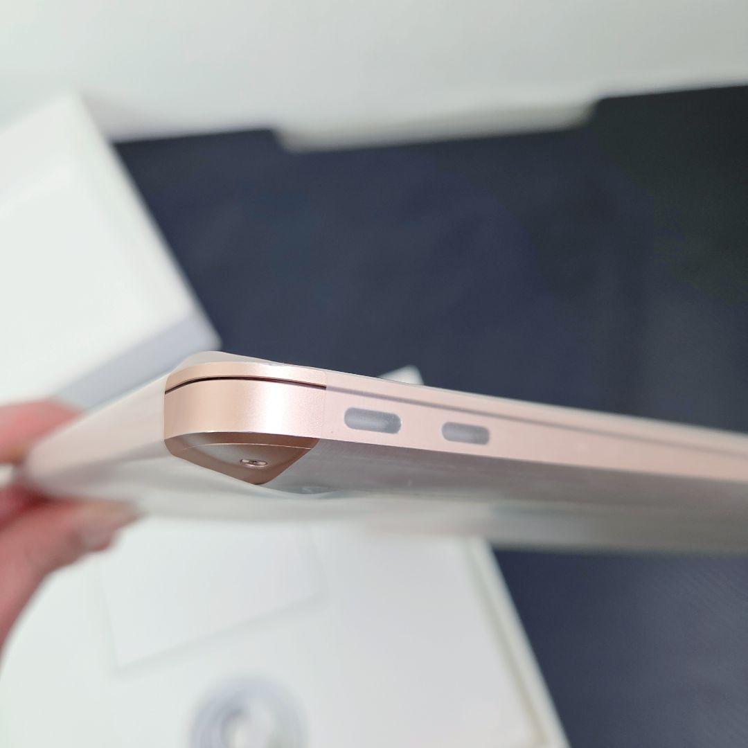 dbsazxr4kg　美品MacBook Air M1 バッテリー96%