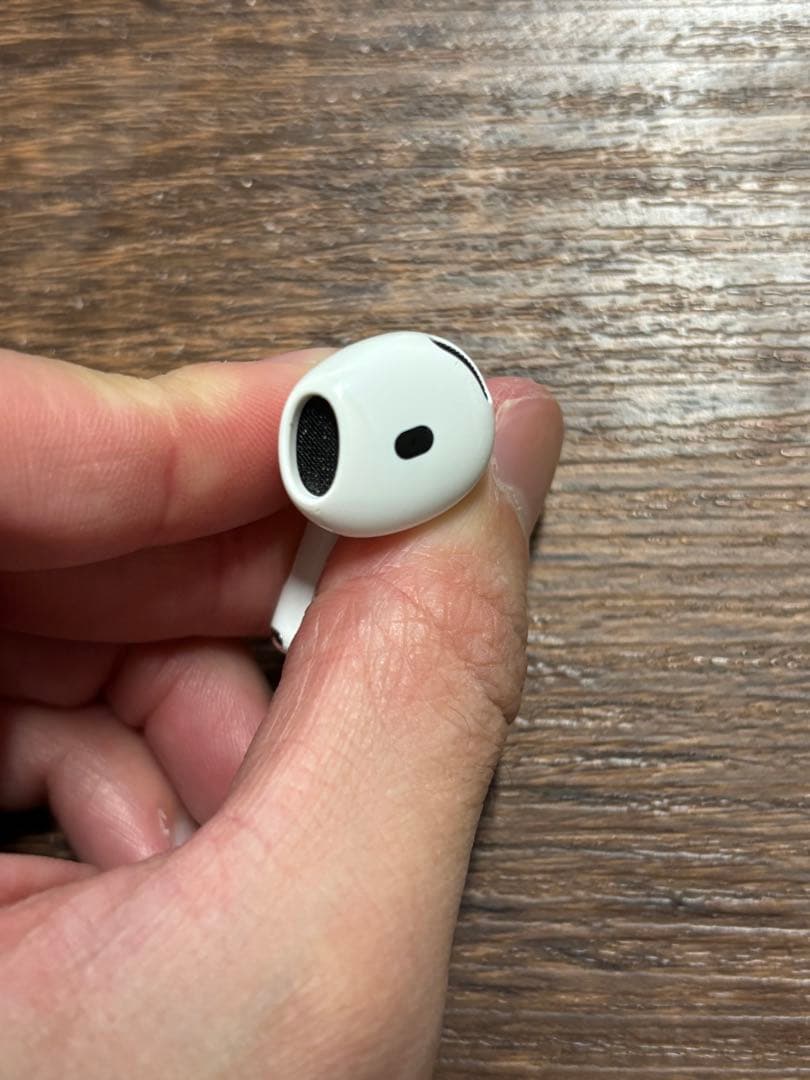 エアーポッズ4 ノイズキャンセル　ケース無し