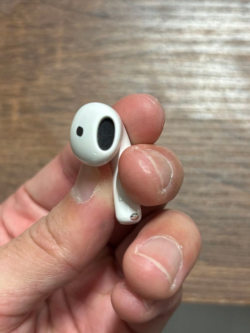 エアーポッズ4 ノイズキャンセル　ケース無し