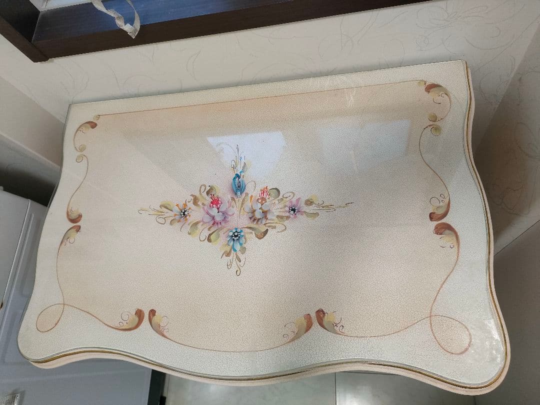 【strawberry様】ロココ調 収納家具 ガラス天板 四段チェスト