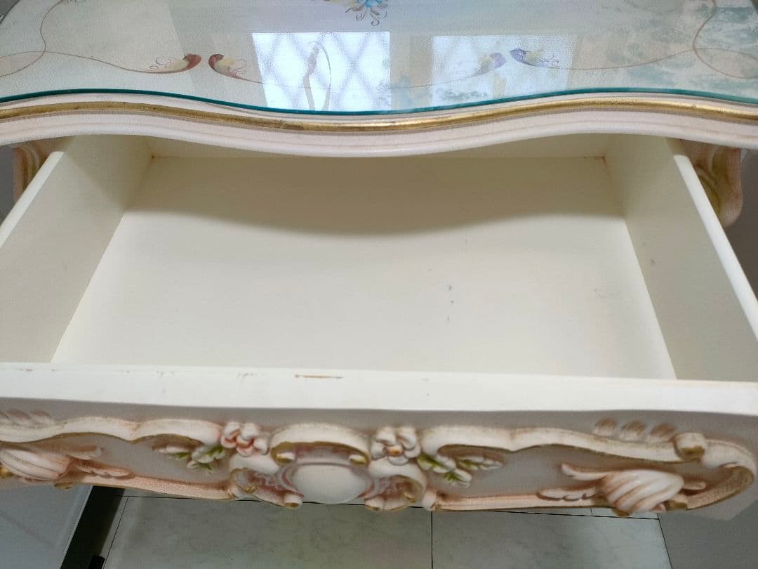 【strawberry様】ロココ調 収納家具 ガラス天板 四段チェスト