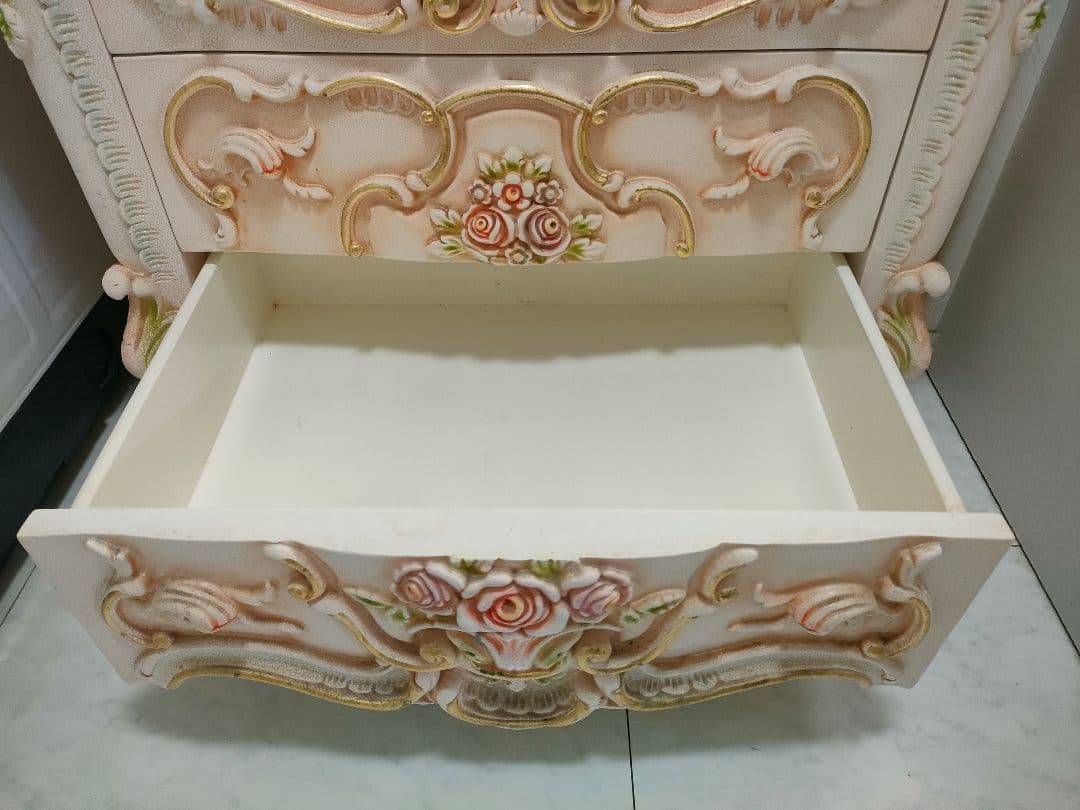 【strawberry様】ロココ調 収納家具 ガラス天板 四段チェスト