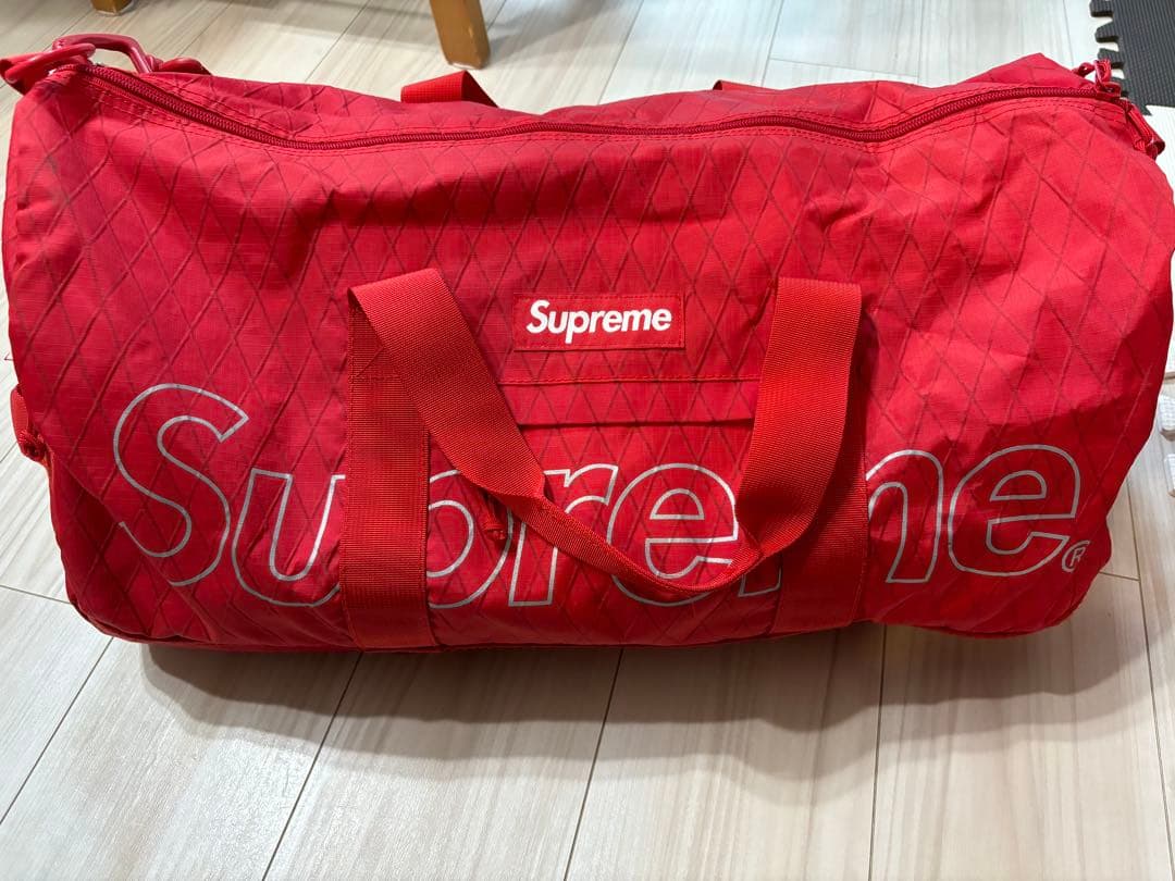 （なつき）シュプリーム SUPREME DUFFLE BAG RED