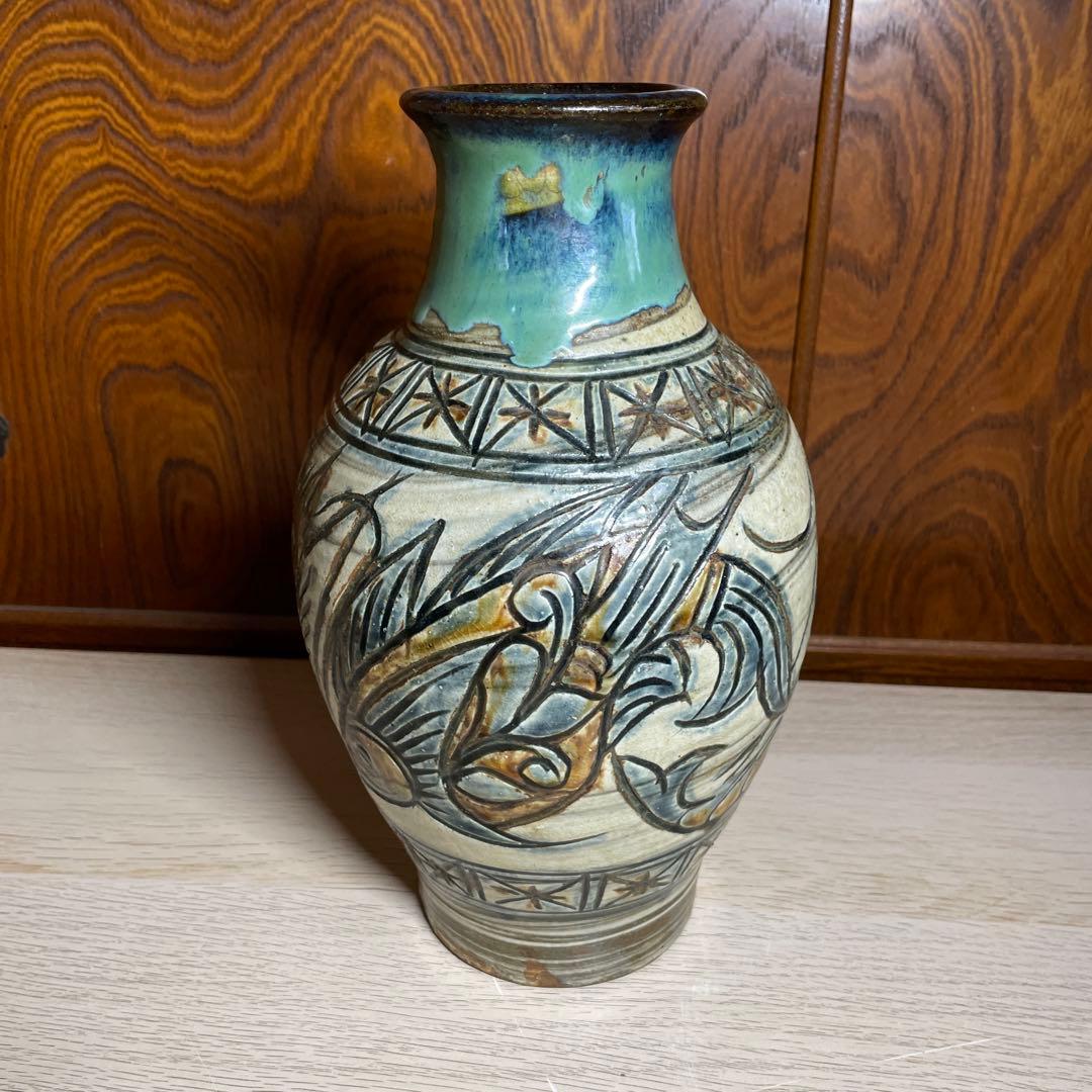 壷屋焼　金城次郎　海老魚文花瓶　箱なし