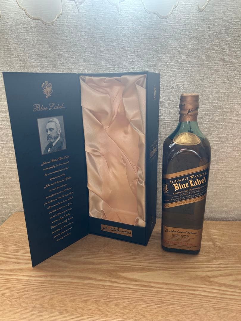 【未開栓】JOHNNIE WALKER ブルーラベル750mL ギフトボックス付