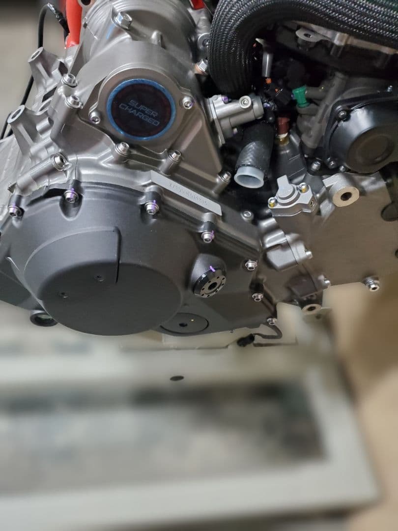 カワサキ エンジン　1000cc ほぼ未使用 H2 Kawasaki