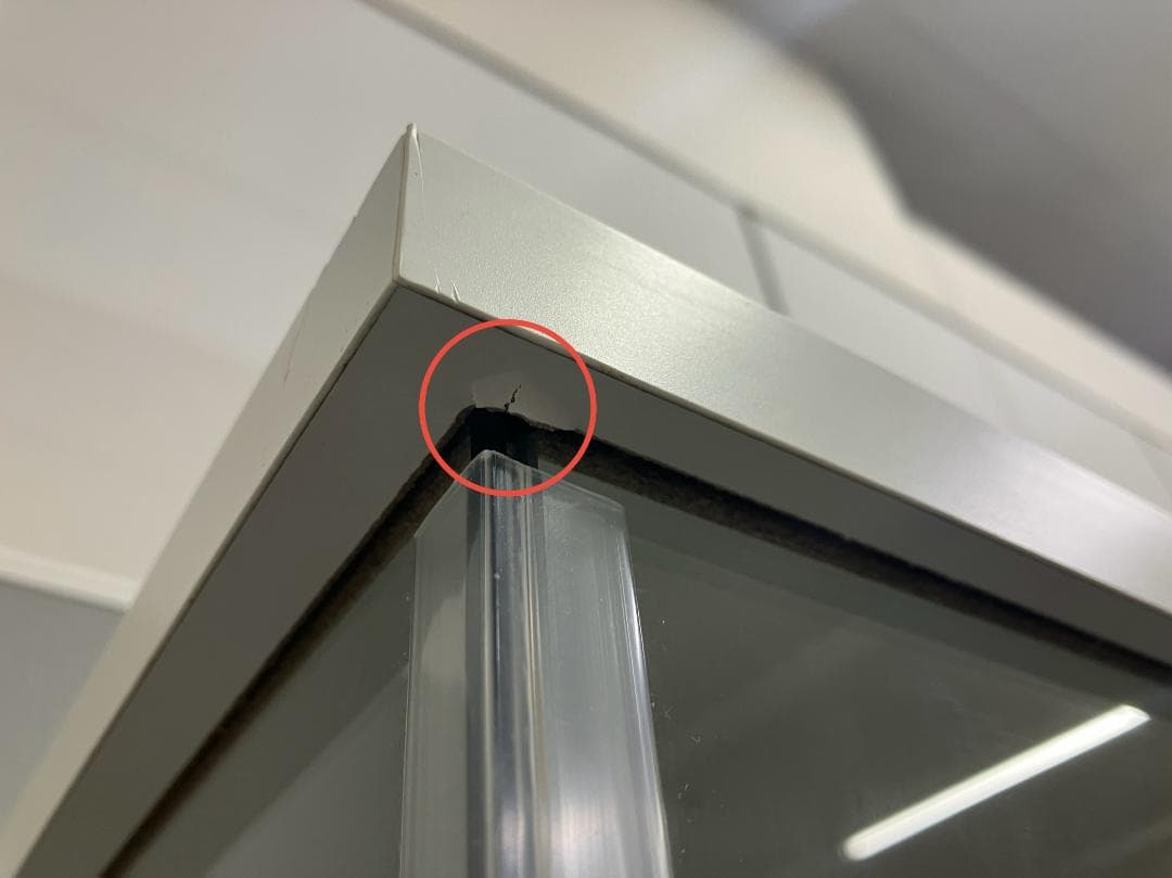 IKEA ガラスショーケース 飾り棚 DETOLF ホワイト②