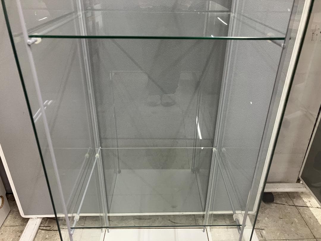 IKEA ガラスショーケース 飾り棚 DETOLF ホワイト②