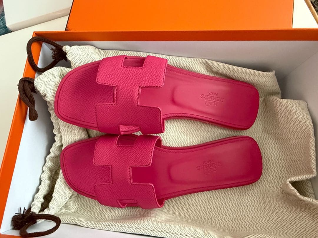 新品未使用エルメス、サンダル オラン、ローズショッキング