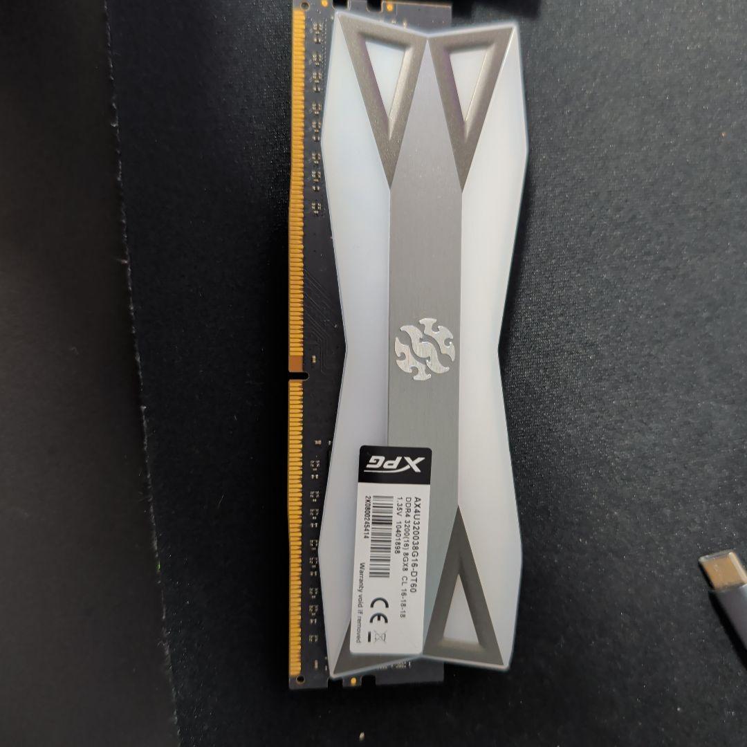 DDR4 3200 8GBx2枚 XPG SPECTRIX D60G