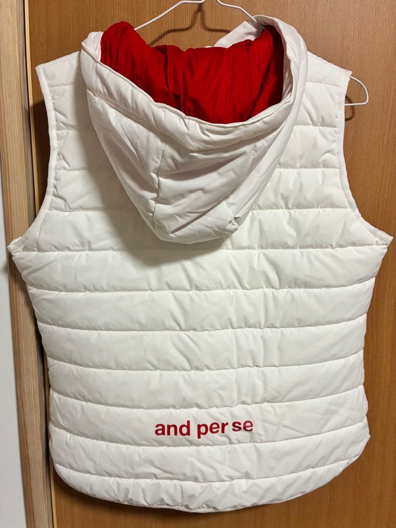 and per se フード付き中綿ベスト