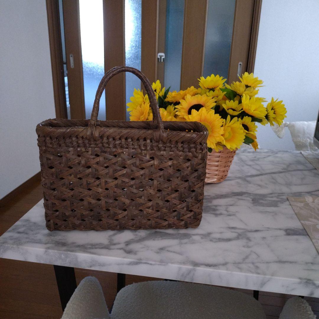 山葡萄の天然素材のブラウンかごバッグ