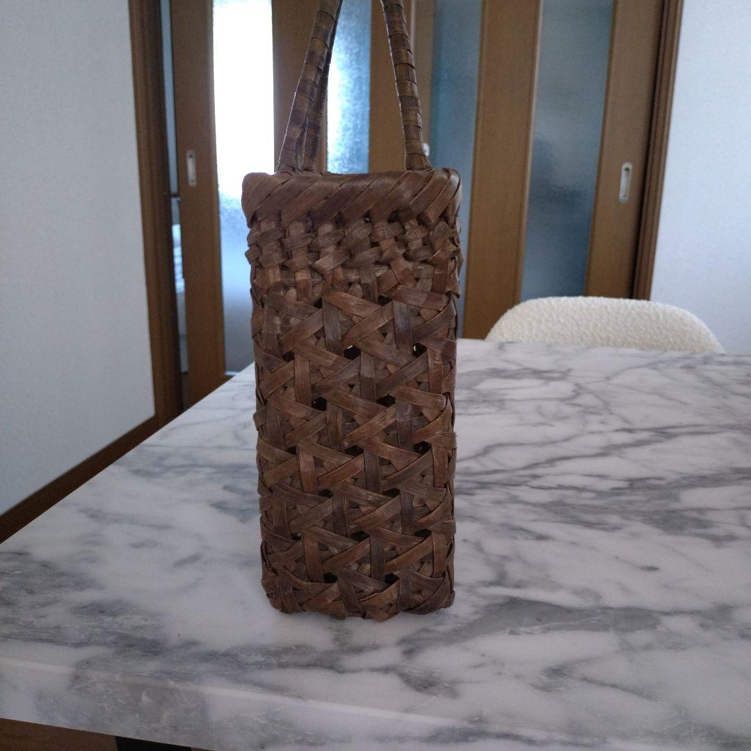 山葡萄の天然素材のブラウンかごバッグ