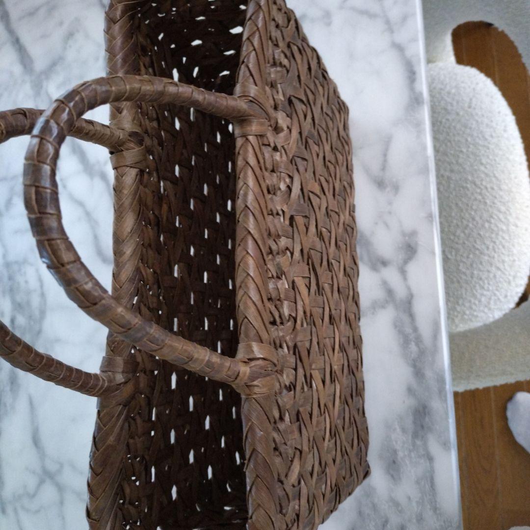 山葡萄の天然素材のブラウンかごバッグ