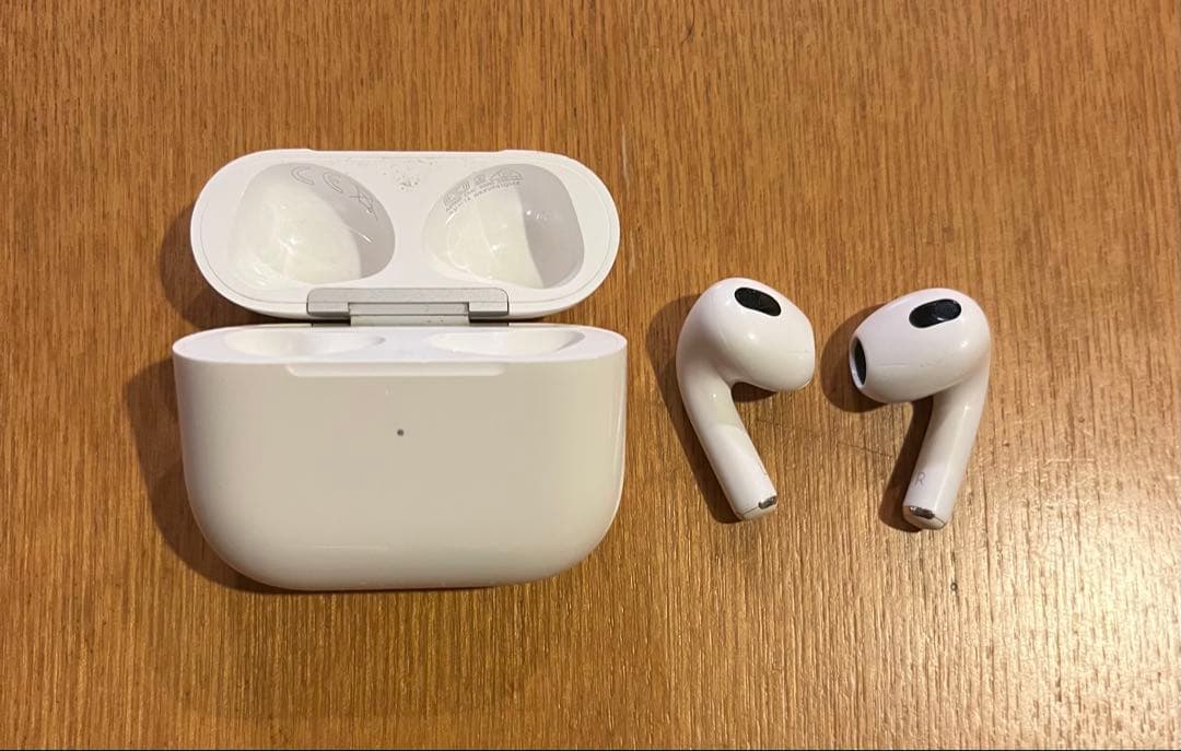 【元箱付き、匿名発送】AirPods (第3世代) 充電器はついてないです