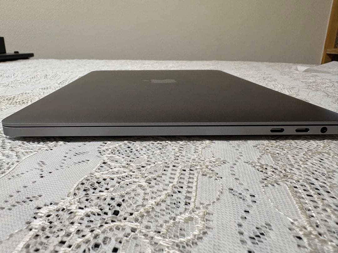 Apple MacBook Pro 13インチ 2019 8GB/512GB