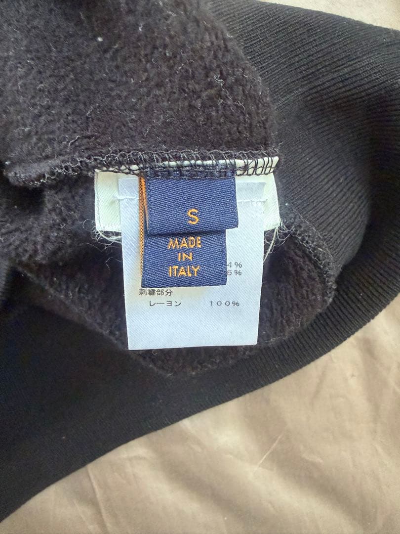 LOUIS VUITTON ブラック スウェット