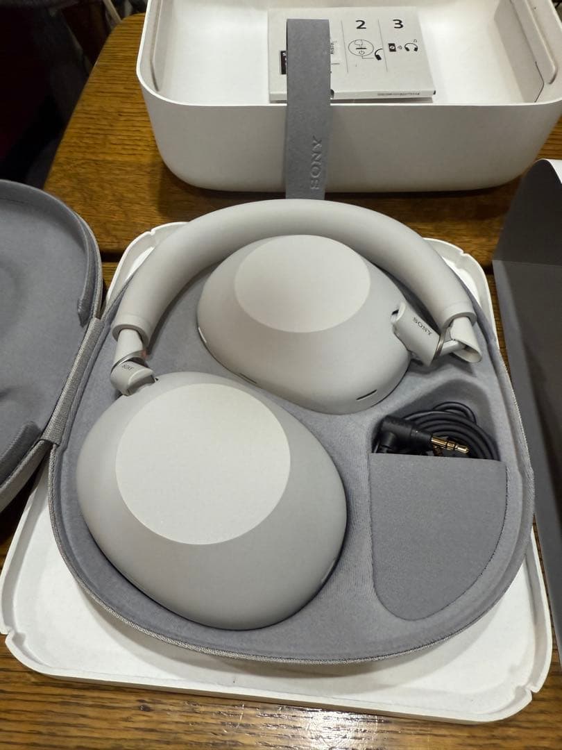 【ほぼ新品】Sony WH-1000MX6 プラチナシルバー