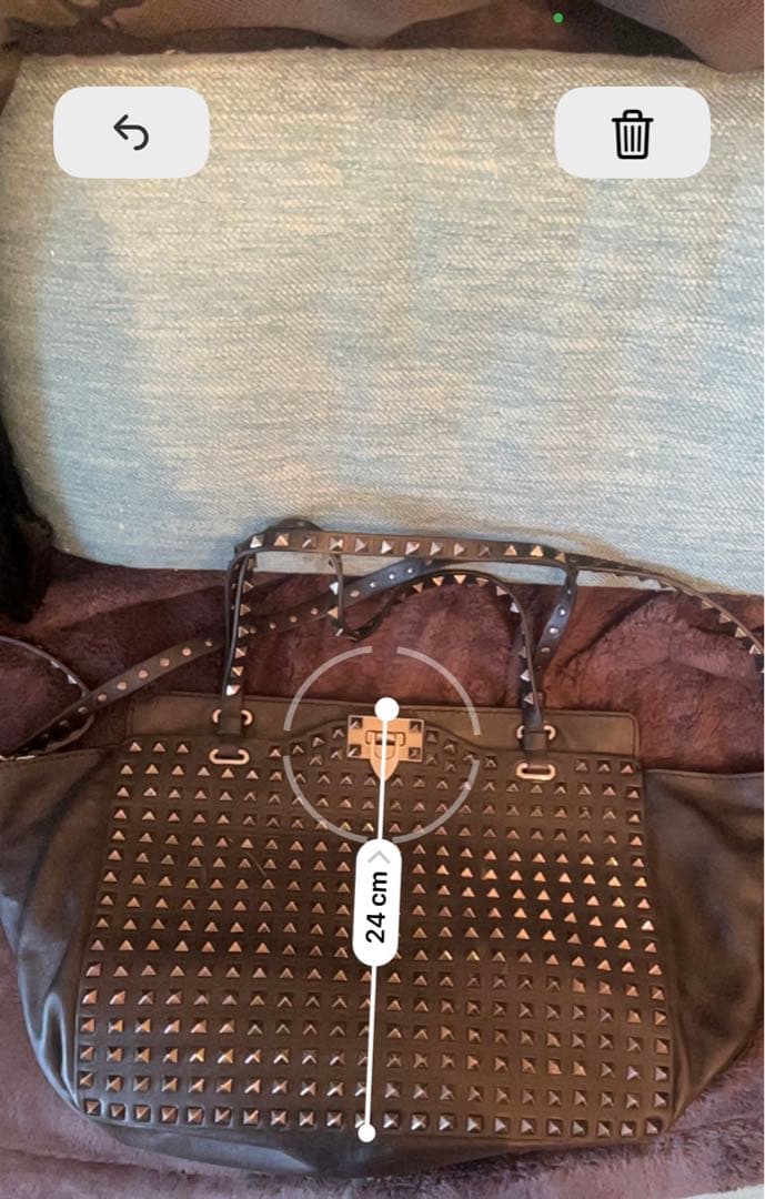 VALENTINO GARAVANI スタッズレザーバッグ