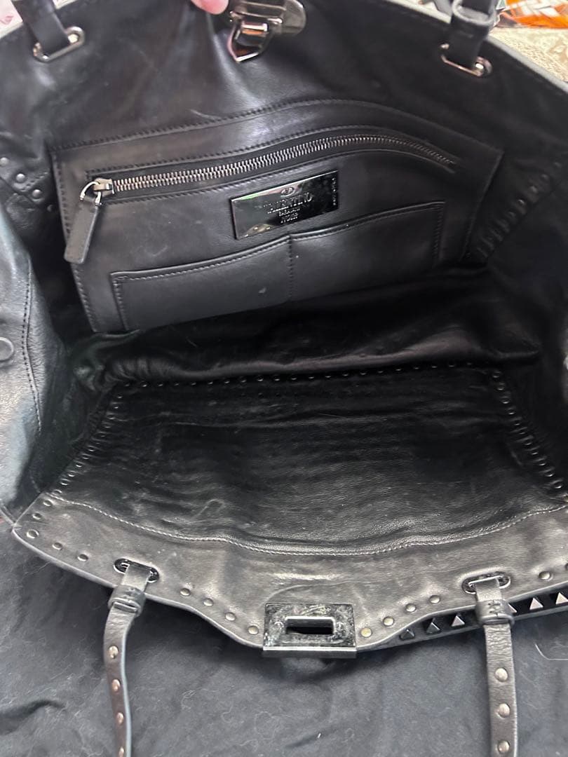 VALENTINO GARAVANI スタッズレザーバッグ