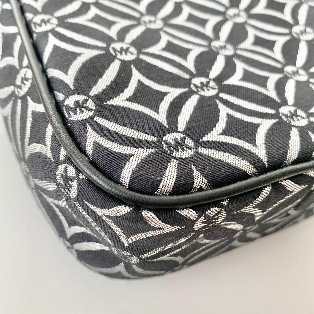 【マイケルコース】ショルダーバッグ　クロスボディバッグ　ブラック　黒　新品未使用