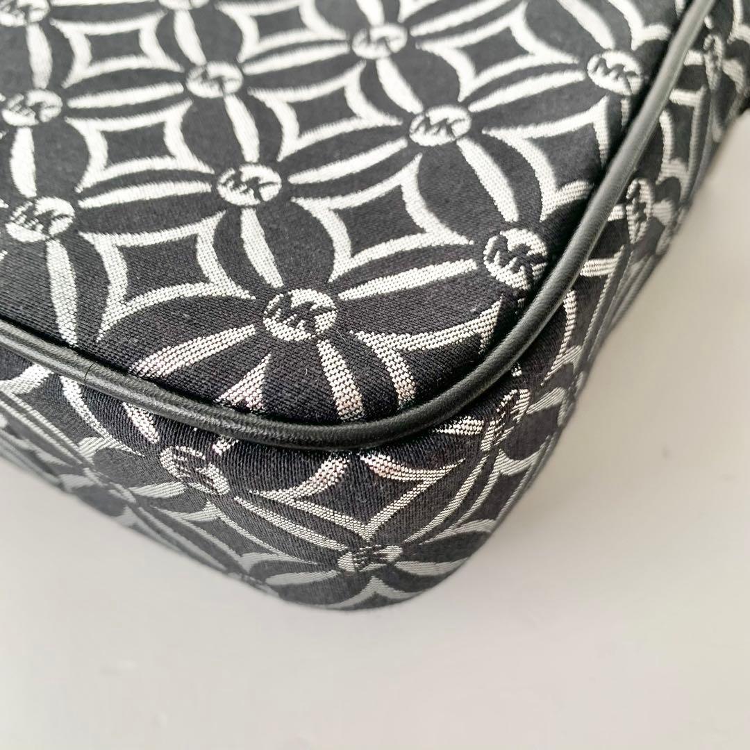 【マイケルコース】ショルダーバッグ　クロスボディバッグ　ブラック　黒　新品未使用