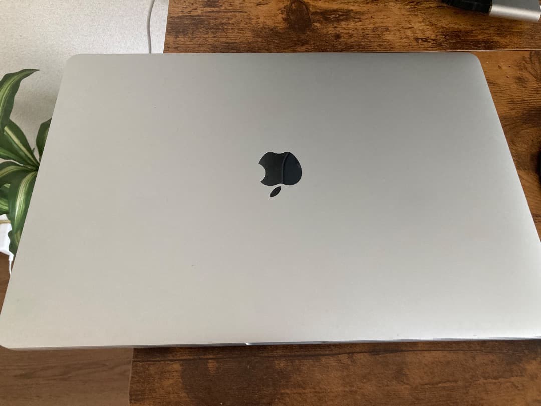 美品　MacBook Pro 15 inch 2016 512G