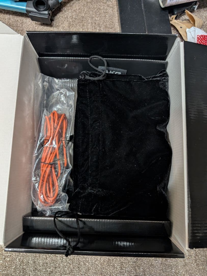 箱あり。AKG K712 動作品