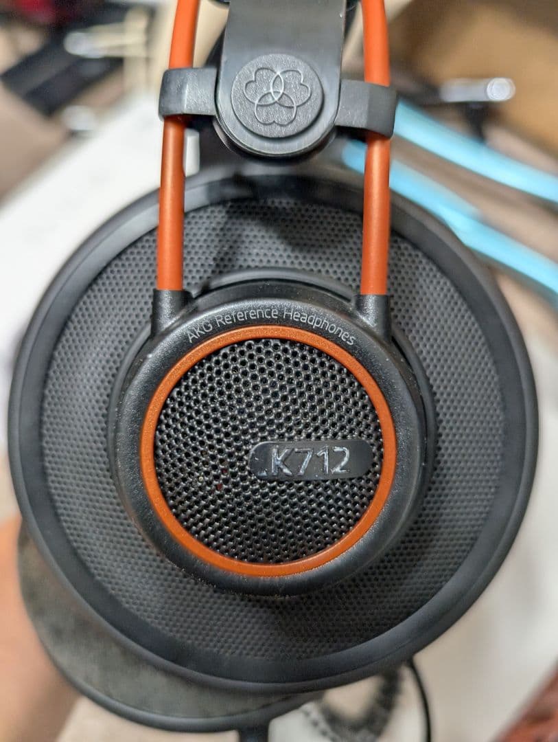 箱あり。AKG K712 動作品