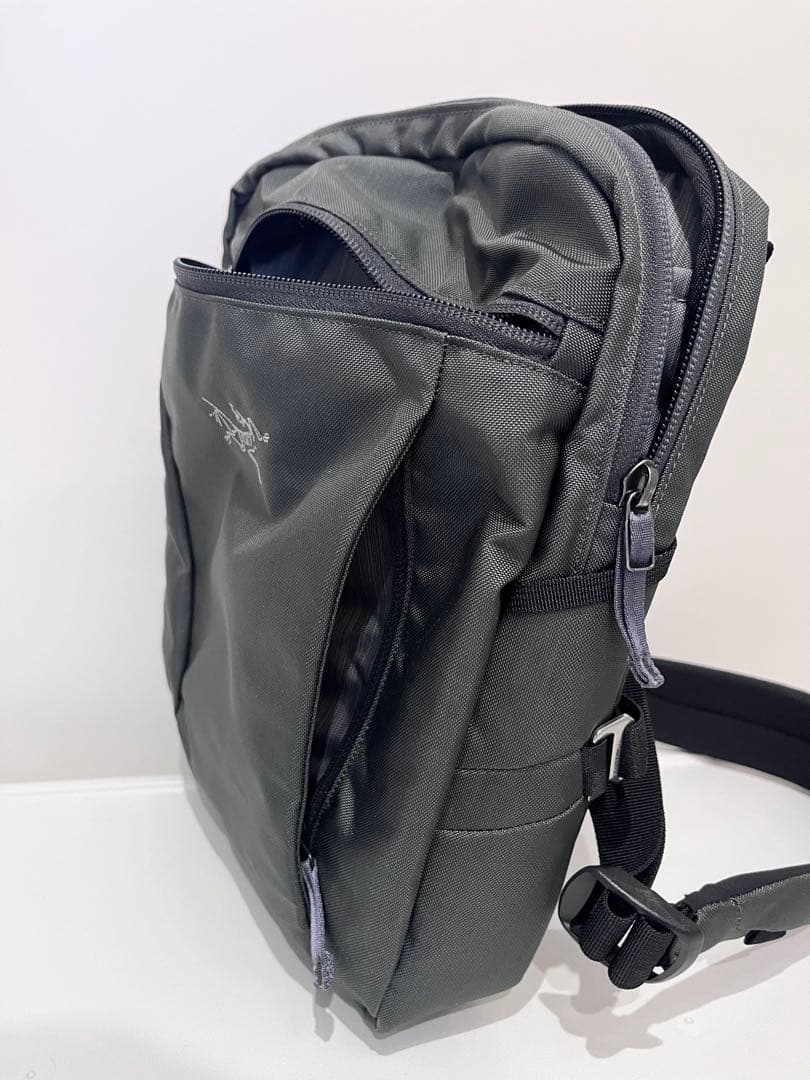 【廃盤・未使用品】Arc'teryx Slingblade 4 ショルダーバッグ